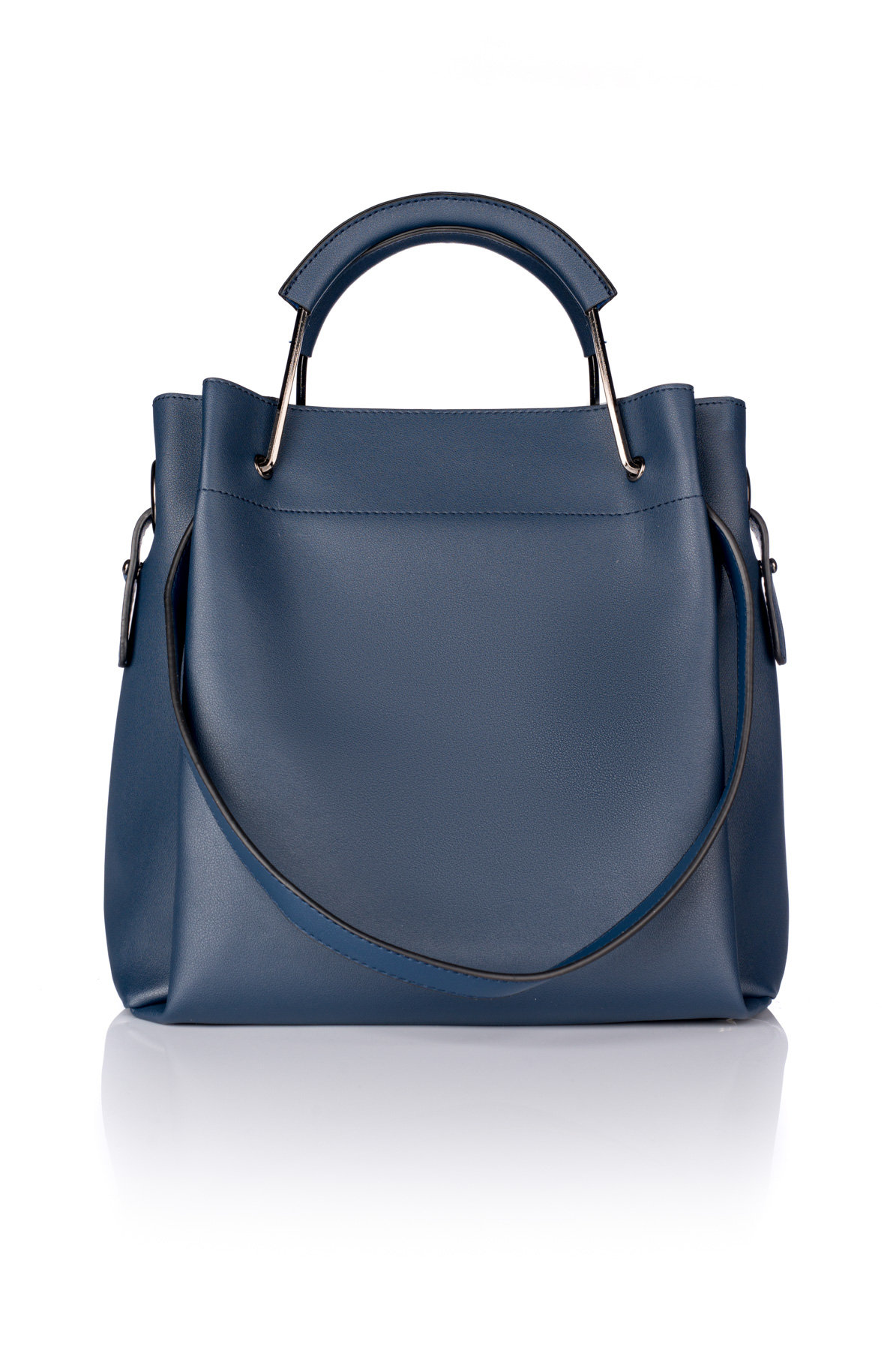 Shoulder bag with metallic handles 
